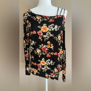 Gently used. Never been placed in the dryer